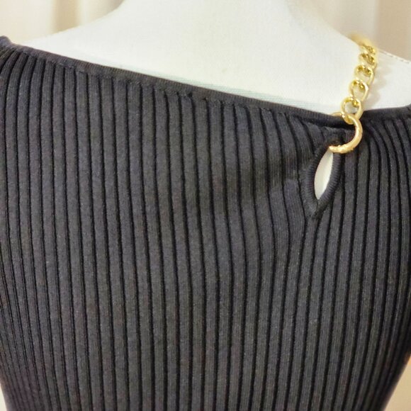 NWT- Black Ribbed Shirt with and Keyhole Chain Link Detail - Picture 6 of 7